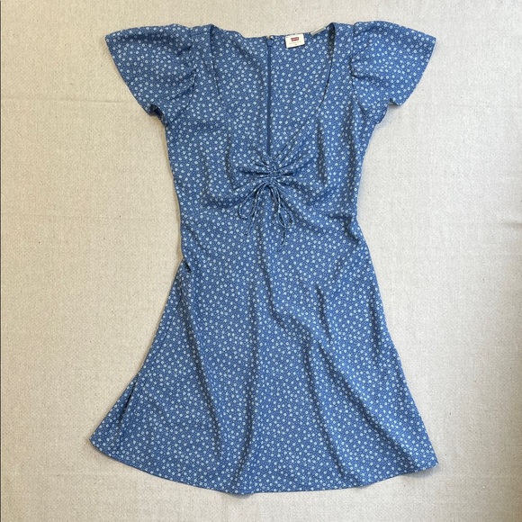 Levi's Dresses & Skirts - Levi’s Blue Ditsy Floral Mini Dress XS Tie Front Flutter Sleeve